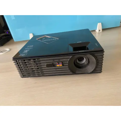 Projector on Rent along with Screen and Stand rent in bengaluru
