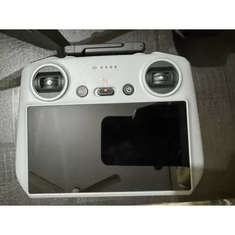 DJI AIR 3 full combo set without pilot rent in 