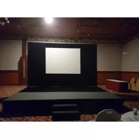 8 By 6 Masking Screen For Projector rent in 