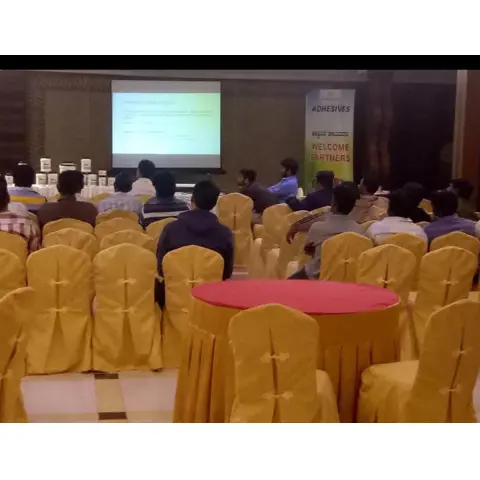 Round tables on rent rent in 