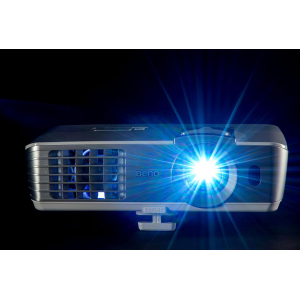 Projector on rent for movie screening and office presentation rent in 